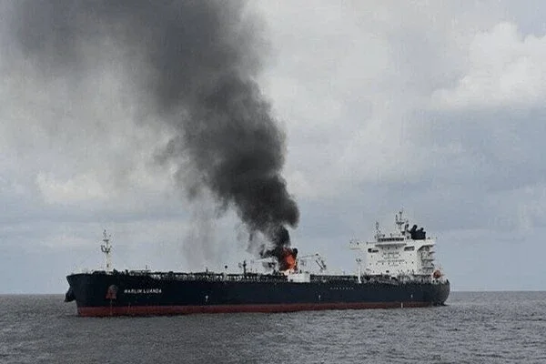 Oman körfəzində izləmə sistemini söndürən tankerdə yanğın baş verib