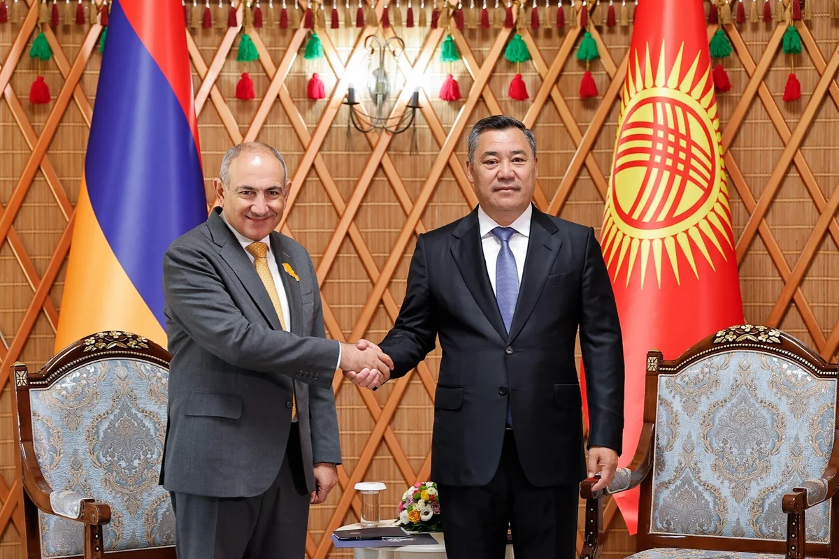 Paşinyanla Japarov Cənubi Qafqaz və Mərkəzi Asiyada təhlükəsizlik məsələlərini müzakirə edib