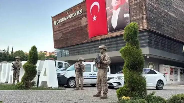 Türkiyədə bələdiyyə ilə bağlı istintaq: 44 nəfər saxlanılıb
