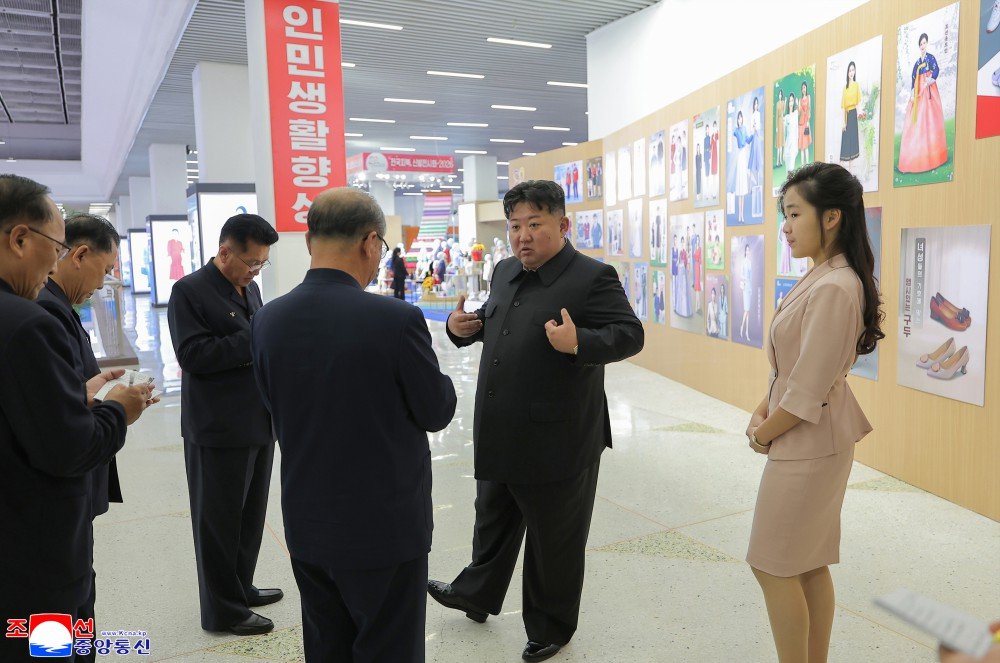 Şimali Koreyada Kim Çen Inla bağlı şayiələr fonunda fotolar yayımlandı