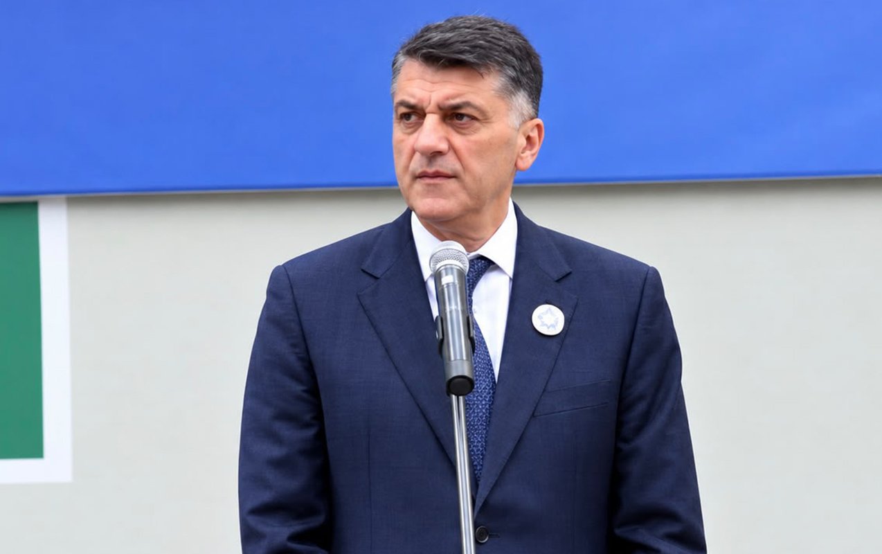 Bakı Şəhər Gənclər və İdman Baş İdarəsinin sabiq rəisi Raqif Abbasov və keçmiş sektor müdiri üçün 12 il həbs cəzası istənilib