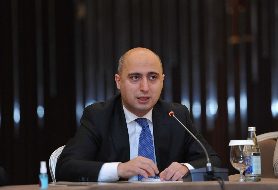 20 il sonra ictimai həyatda rəhbər qadınların daha çox olacağını proqnozlaşdırırıq