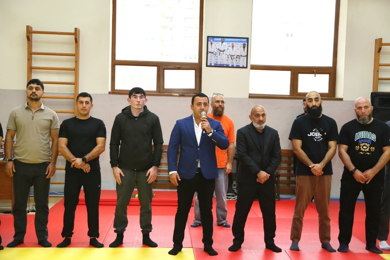 Bu gün Azərbaycan Braziliya Ciu-Citsu İctimai Birliyinin təşkilatçılığı ilə İctimai Birliyin klublar və flialları arasında açıq turniri keçirilib.