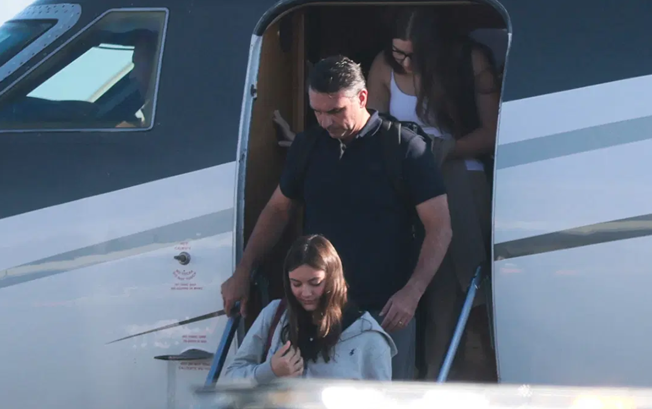 Flavio Bolsonaro özünü “Braziliya lideri” elan edib
