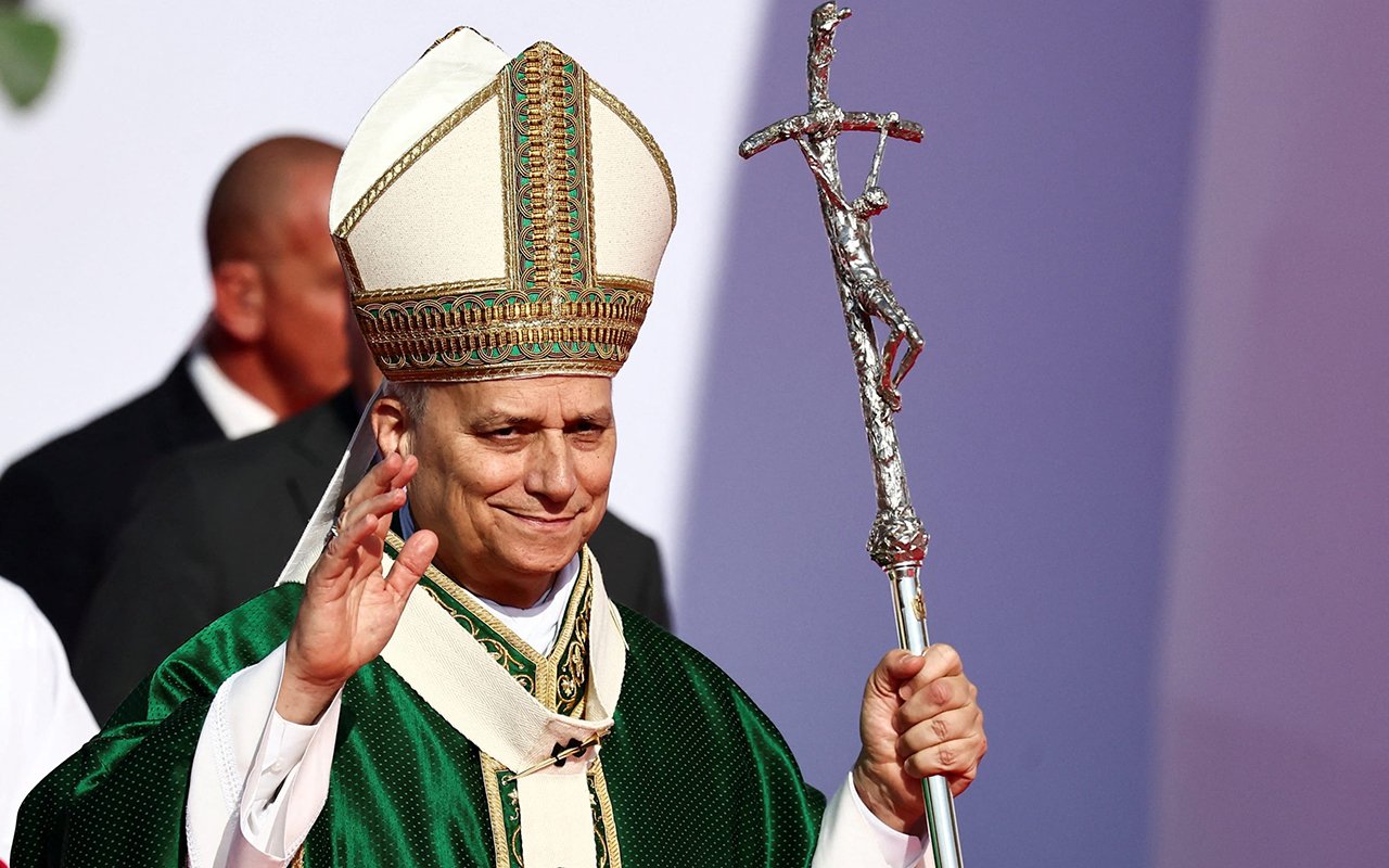 Hikmət Hacıyev: Papa XIV Leonun Bakıya gələcəyinə ümid edirik