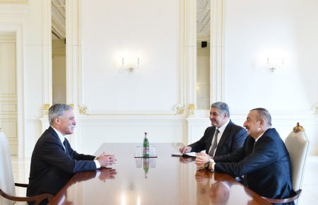 Президент Ильхам Алиев принял генерального исполнительного директора Формулы-1