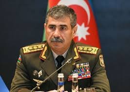 Министр обороны Азербайджана примет участие в военном параде в Москве