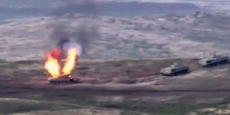 Минобороны АР: Армянские танки попали под огонь своей артиллерии, экипаж одного из них уничтожен