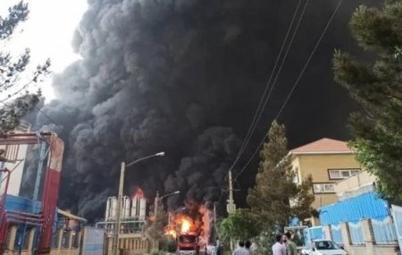 На химическом заводе в Иране вспыхнул пожар