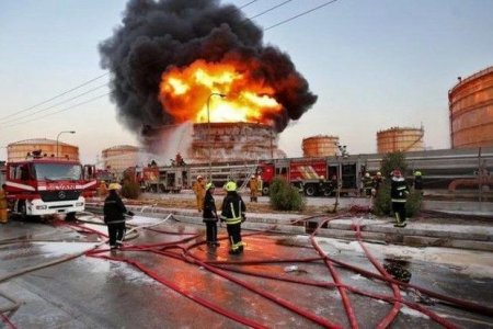 Девять человек пострадали при взрыве на химическом заводе в Иране