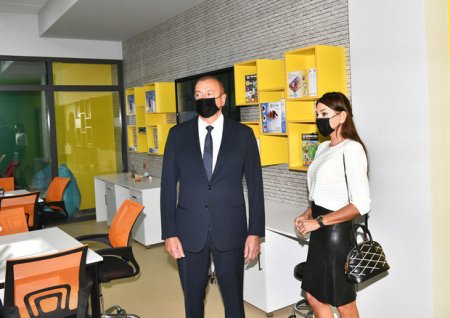 Ильхам Алиев и Мехрибан Алиева приняли участие в открытии нового здания лицея - ОБНОВЛЕНО - ВИДЕО