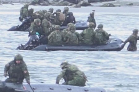 Канада провела морские учения по высадке десанта на пляж