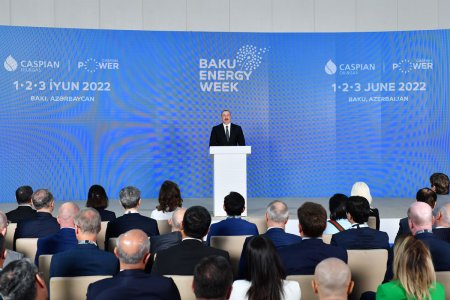 Президент: В годы независимости Азербайджан вкладывал инвестиции в свою энергетическую безопасность - ВИДЕО
