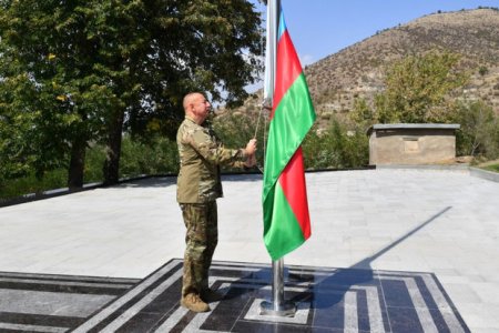 Президент Ильхам Алиев поднял флаг Азербайджана в городе Лачыне - ОБНОВЛЕНО + ФОТО/ВИДЕО