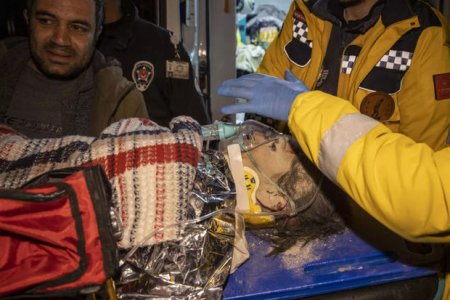 В Турции спасли 10-летнего ребенка спустя 260 часов после землетрясения