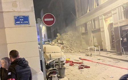 Во Франции после обрушения домов обнаружили двух погибших
