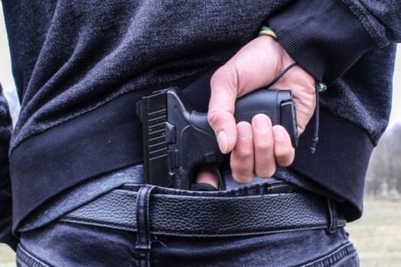 В Баку 37-летнему мужчине разбили голову рукоятью пистолета