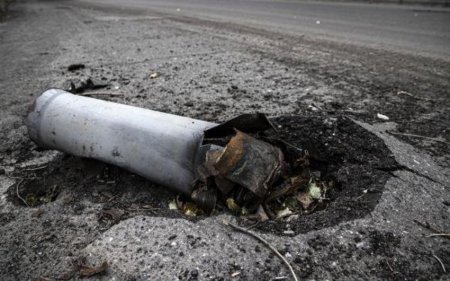 Ночной обстрел Киева: обломки ракет упали в нескольких районах