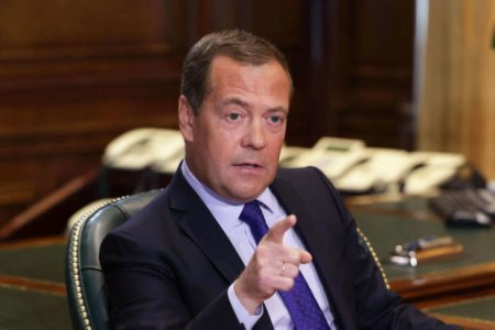 Медведев призвал приостановить дипотношения с рядом стран Европы