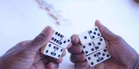 Bakıda yataqxananın damında domino oynayanlar cəzalandırılıb - FOTO
