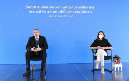 İlham Əliyev və Mehriban Əliyeva Bakıda təqdimat mərasimində - FOTO