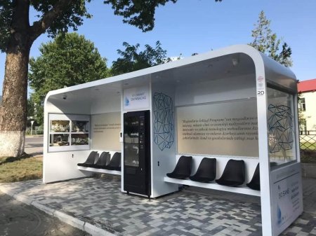 Azərbaycanda ilk bio smart avtobus dayanacağı - Pulsuz wifi, mini bar (FOTO)