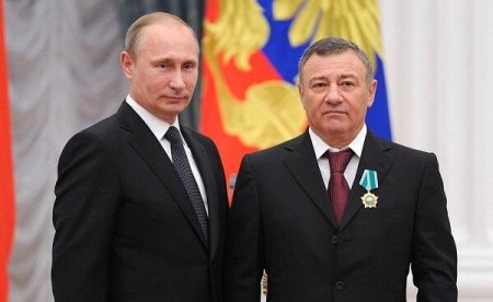 Putinin dostunun ailəsi Rusiyanın ən zəngini seçildi