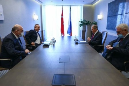 Lavrov və Çavuşoğlu Soçidə Qarabağı müzakirə ediblər