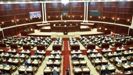 Parlamentin iki komissiyası yenidən təşkil edildi