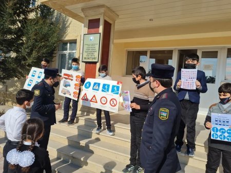Polis əməkdaşları "Uşaqları qoruyaq" adlı maarifləndirici tədbir keçirib