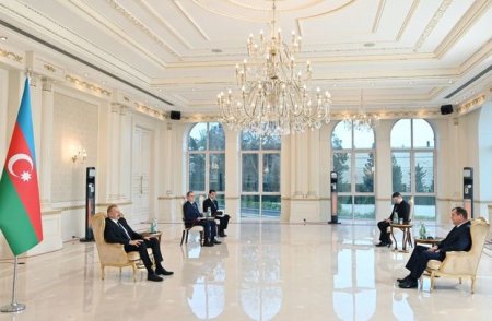 Prezident Belarus səfirini qəbul etdi - FOTO