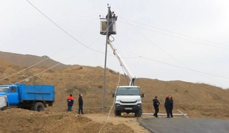 "Azərişıq” hava şəraiti ilə bağlı ərazilərə əlavə maşın və materiallar göndərib