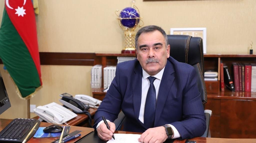 Rektor Azərbaycan xalqını təbrik etdi