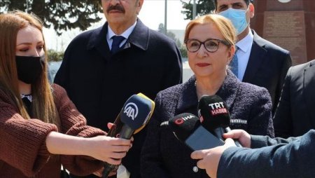 Ruhsar Pekcan: “Qarşılıqlı investisiyaları artırmaq istiqamətində də çalışmalarımız davam edir”