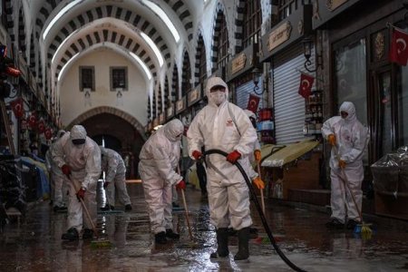 Türkiyədə koronavirusa yeni yoluxanların sayında rekord qeydə alınıb