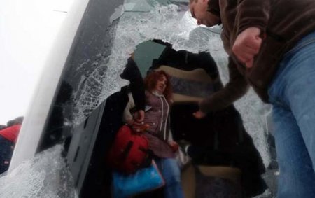 Türkiyədə ard-arda turistləri daşıyan 2 avtobus aşdı - 1 ölü, 29 yaralı