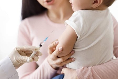 TƏBİB: Uşaqlara vaksin vurulması məsələsi müzakirə edilir