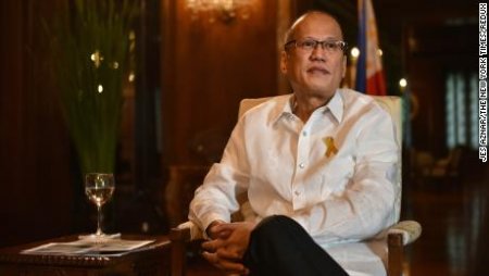 Filippinin keçmiş lideri 61 yaşında vəfat edib