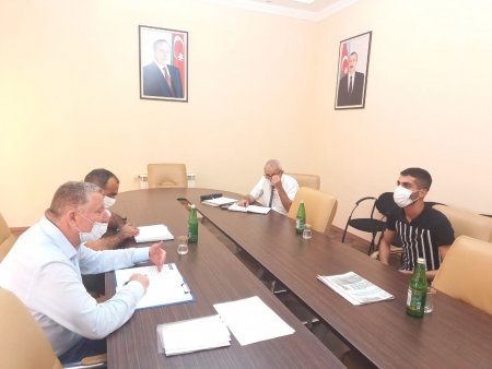Deputat Məşhur Məmmədov seçicilərini qəbul etdi