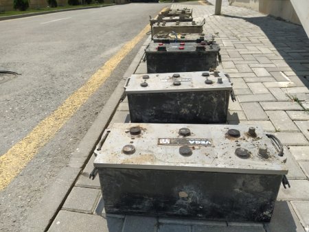 Polis “KamAZ” akkumulyatorları oğurlayan şəxsləri saxlayıb