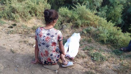 Biləsuvarda döyülən qadın yaş yarımlıq körpəsinin ölümünə səbəb oldu (FOTO)