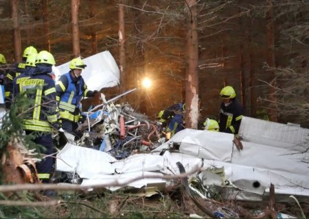 Almaniyada təyyarə qəzaya uğradı - Pilot öldü