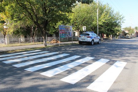 Şəkidə yol polisi təhsil müəssisələrinin qarşısında təhlükəsizlik tədbirlərini gücləndirib