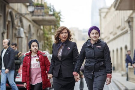 Dövlət Komitəsinin sədri Bahar Muradova şəhid övladları ilə birgə “Tut əlimdən” layihəsində
