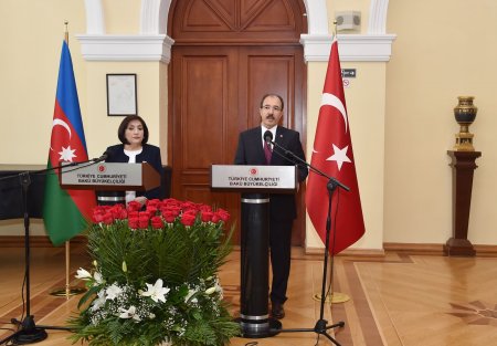 Sahibə Qafarova Türkiyə Respublikasının yaranmasının 98-ci ildönümü münasibətilə təşkil olunmuş rəsmi qəbulda iştirak edib