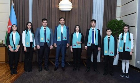 Gənclər və idman naziri Azərbaycan Uşaqlarının V Ümumrespublika Forumuna seçilmiş bir qrup uşaqla görüşüb