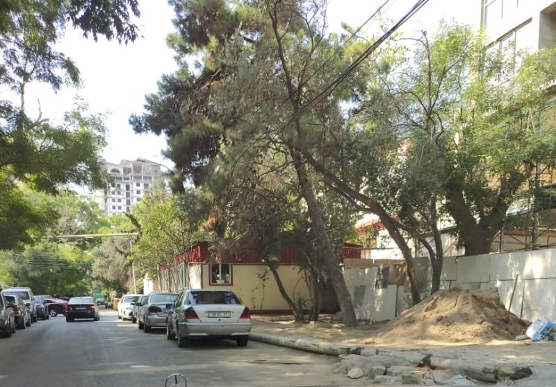 Bakının mərkəzində biabırçı vəziyyət: Səkini tam zəbt edərək restoran tikiblər – FOTOLAR