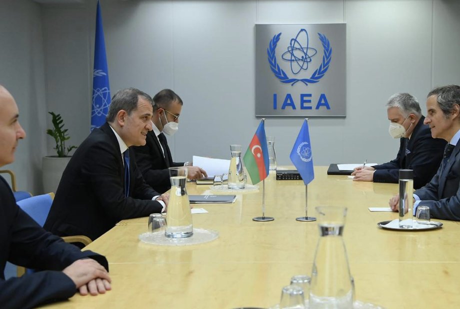 Nazir Ceyhun Bayramov Atom Enerjisi üzrə Beynəlxalq Agentliyin Baş direktoru Rafael Qrossi ilə görüşüb - FOTO