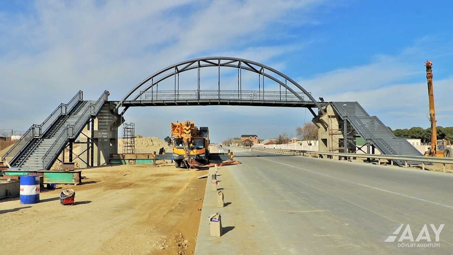 .Z.Tağıyev-Sumqayıt avtomobil yolunda yeni piyada keçidi inşa olunur VİDEO/FOTO