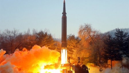 Şimali Koreya Kim Çen Inın nəzarəti altında yeni hipersəs raketinin buraxıldığını iddia edir